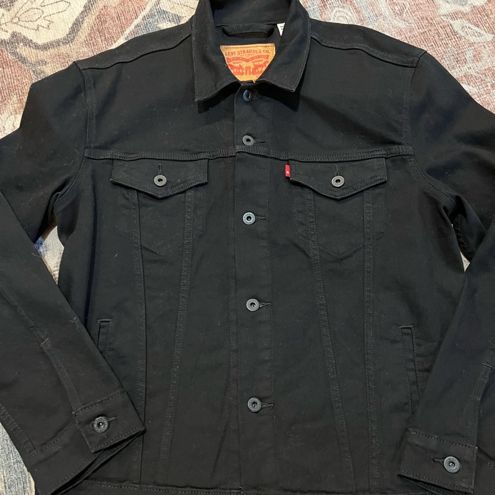 Black Levi’s denim Trucker Jacket Size Large